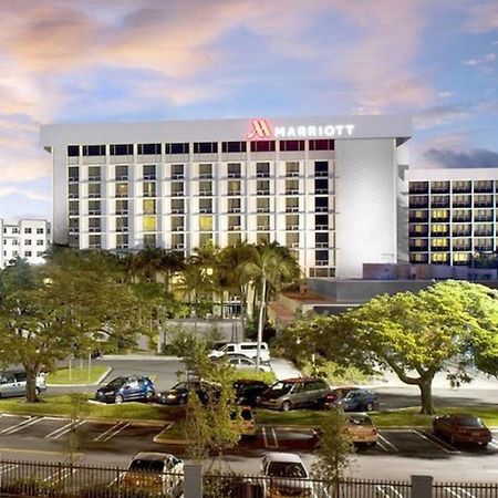 מלון Courtyard By Marriott Miami Airport מראה חיצוני תמונה
