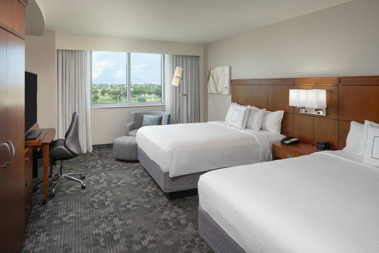 מלון Courtyard By Marriott Miami Airport מראה חיצוני תמונה