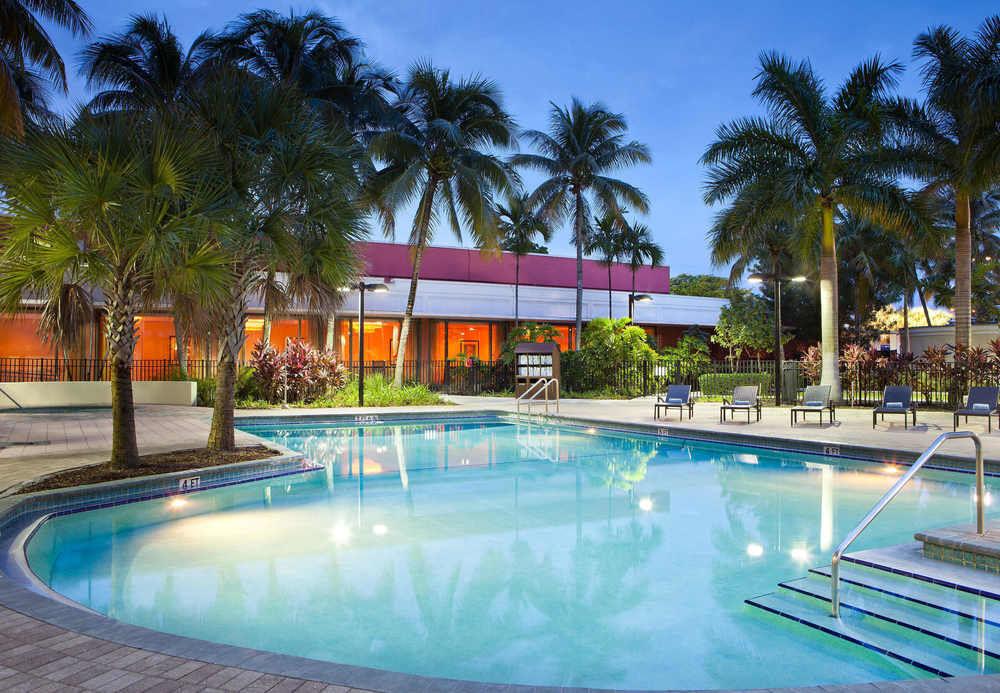 מלון Courtyard By Marriott Miami Airport מראה חיצוני תמונה