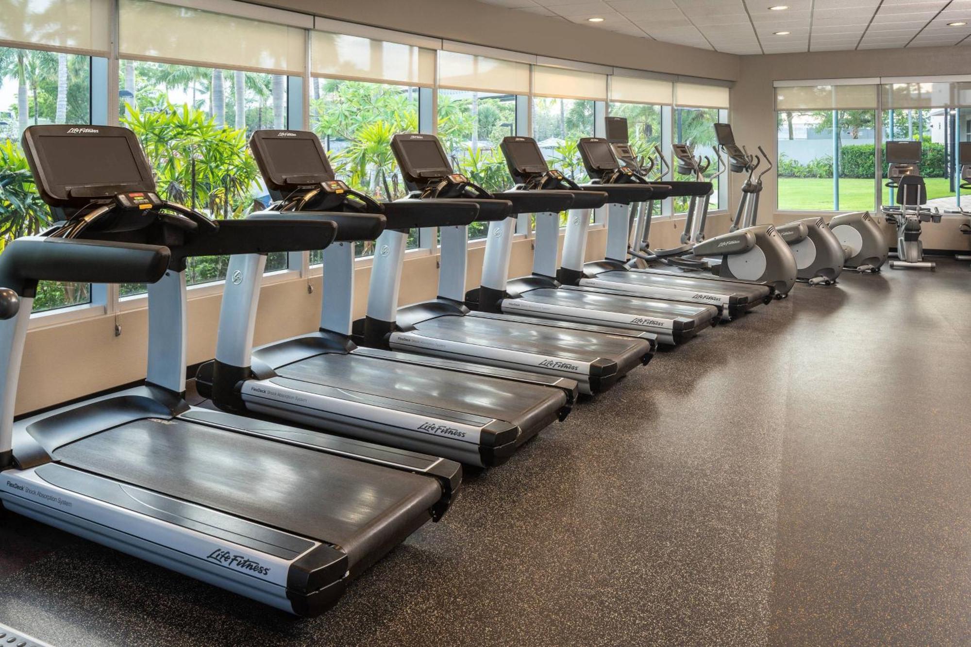 מלון Courtyard By Marriott Miami Airport מראה חיצוני תמונה