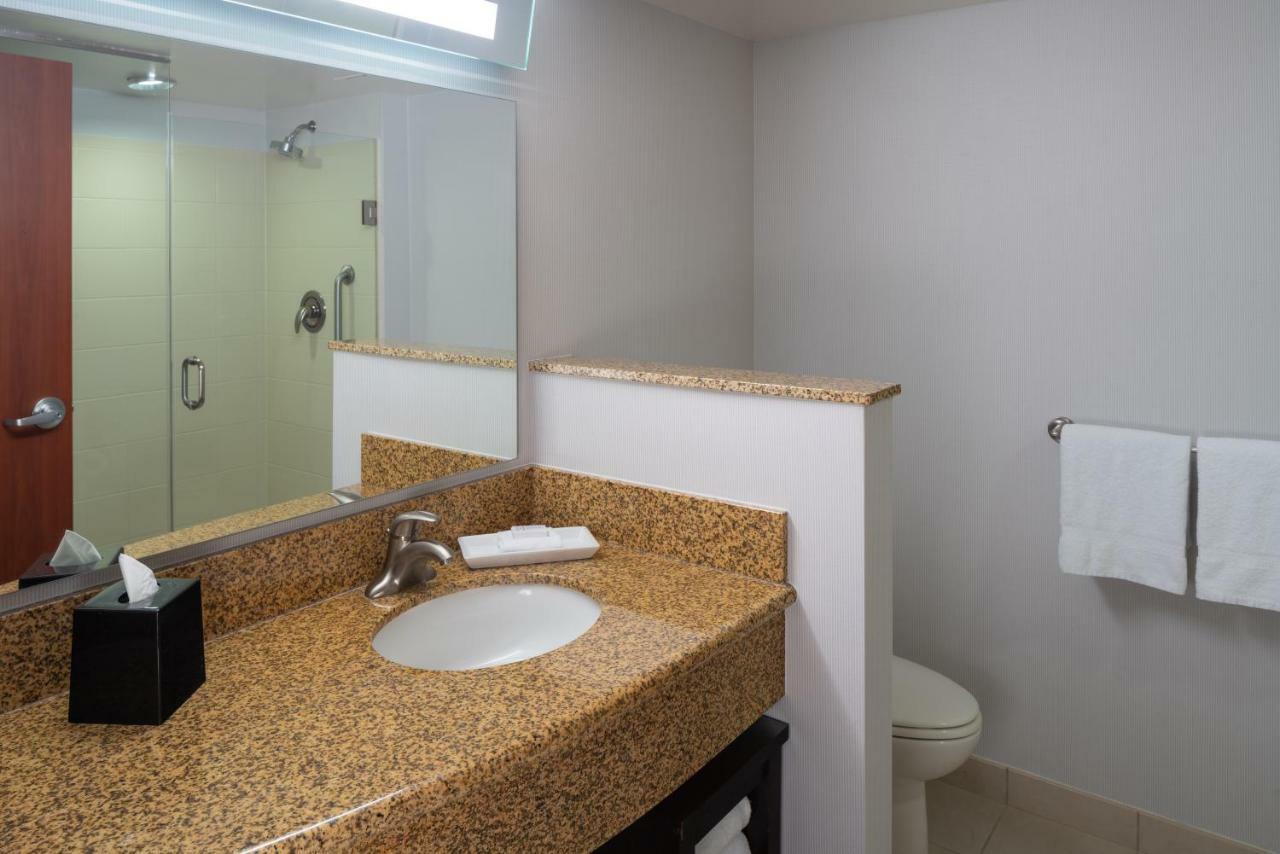 מלון Courtyard By Marriott Miami Airport מראה חיצוני תמונה